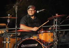 Foto de la galería: El anfiteatro griego volvió a ser la cuna del rock con La Corte en vivo