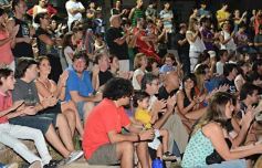 Foto de la galería: El anfiteatro griego volvió a ser la cuna del rock con La Corte en vivo