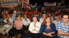 Foto de la galería: Closs entregó 40 millones para obras en municipios