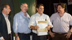 Foto de la galería: Closs entregó 40 millones para obras en municipios