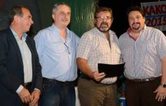 Foto de la galería: Closs entregó 40 millones para obras en municipios