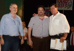 Foto de la galería: Closs entregó 40 millones para obras en municipios