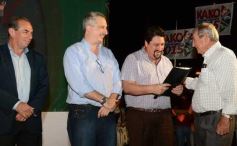 Foto de la galería: Closs entregó 40 millones para obras en municipios