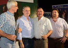 Foto de la galería: Closs entregó 40 millones para obras en municipios