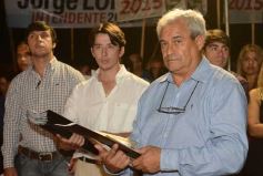 Foto de la galería: Closs entregó 40 millones para obras en municipios