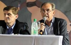 Foto de la galería: Closs entregó 40 millones para obras en municipios