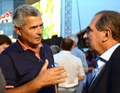 Foto de la galería: Closs entregó 40 millones para obras en municipios