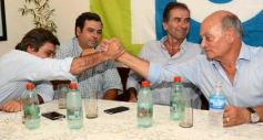 Foto de la galería: "Momo" Venegas y Schiavoni firmaron un acuerdo electoral FE-PRO para Misiones