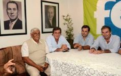 Foto de la galería: "Momo" Venegas y Schiavoni firmaron un acuerdo electoral FE-PRO para Misiones