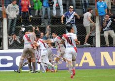 Foto de la galería: Guaraní confirmó ante Ferro su buen momento