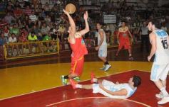 Foto de la galería: Tokio derrotó a Juventud Unida y sueña con no descender