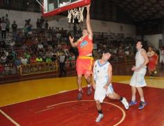 Foto de la galería: Tokio derrotó a Juventud Unida y sueña con no descender