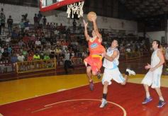 Foto de la galería: Tokio derrotó a Juventud Unida y sueña con no descender