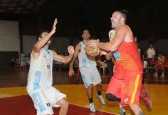 Foto de la galería: Tokio derrotó a Juventud Unida y sueña con no descender