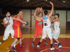 Foto de la galería: Tokio derrotó a Juventud Unida y sueña con no descender
