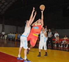 Foto de la galería: Tokio derrotó a Juventud Unida y sueña con no descender
