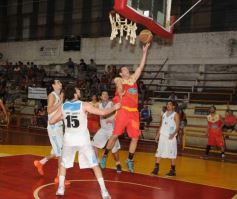 Foto de la galería: Tokio derrotó a Juventud Unida y sueña con no descender