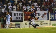 Foto de la galería: Guaraní empató con Atlético en un partido vibrante