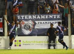 Foto de la galería: Guaraní empató con Atlético en un partido vibrante