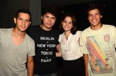 Foto de la galería: Brindis y baile por el cumple de Walter