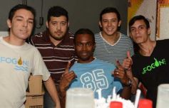 Foto de la galería: Brindis y baile por el cumple de Walter