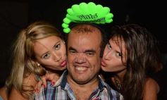 Foto de la galería: Brindis y baile por el cumple de Walter