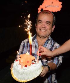 Foto de la galería: Brindis y baile por el cumple de Walter