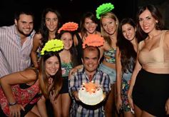 Foto de la galería: Brindis y baile por el cumple de Walter