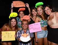 Foto de la galería: Brindis y baile por el cumple de Walter