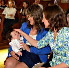 Foto de la galería: El bautismo de Ciro Gabriel en la iglesia Santos Mártires