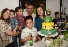 Foto de la galería: Valentín celebró sus cuatro años en el pelotero y con muchos mimos