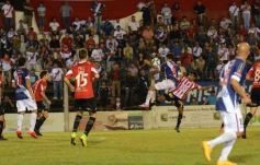 Foto de la galería: En un partido flojito, La Franja rescató un punto