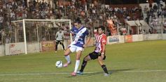 Foto de la galería: En un partido flojito, La Franja rescató un punto