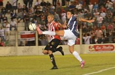 Foto de la galería: En un partido flojito, La Franja rescató un punto