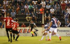 Foto de la galería: En un partido flojito, La Franja rescató un punto