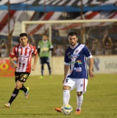 Foto de la galería: En un partido flojito, La Franja rescató un punto