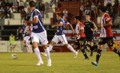 Foto de la galería: En un partido flojito, La Franja rescató un punto