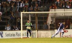 Foto de la galería: En un partido flojito, La Franja rescató un punto