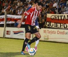 Foto de la galería: En un partido flojito, La Franja rescató un punto