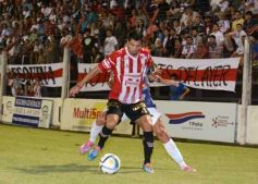 Foto de la galería: En un partido flojito, La Franja rescató un punto
