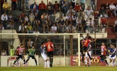 Foto de la galería: En un partido flojito, La Franja rescató un punto