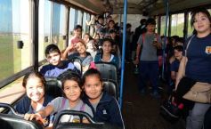 Foto de la galería: Cinco mil chicos pintaron el dibujo más largo del mundo en la costanera