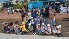 Foto de la galería: Cinco mil chicos pintaron el dibujo más largo del mundo en la costanera