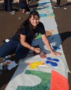 Foto de la galería: Cinco mil chicos pintaron el dibujo más largo del mundo en la costanera
