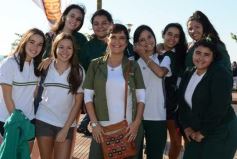 Foto de la galería: Cinco mil chicos pintaron el dibujo más largo del mundo en la costanera