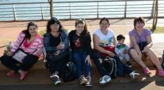 Foto de la galería: Cinco mil chicos pintaron el dibujo más largo del mundo en la costanera