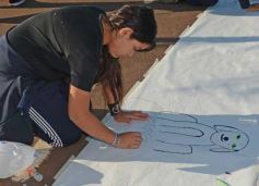 Foto de la galería: Cinco mil chicos pintaron el dibujo más largo del mundo en la costanera