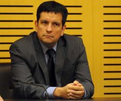 Foto de la galería: El Tribunal Electoral presentó el Móvil Democracia y el nuevo Carnet de Elector Extranjero