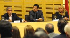 Foto de la galería: El Tribunal Electoral presentó el Móvil Democracia y el nuevo Carnet de Elector Extranjero