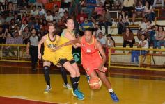 Foto de la galería: Tokio debutó en la Superliga con un triunfo ante Obras